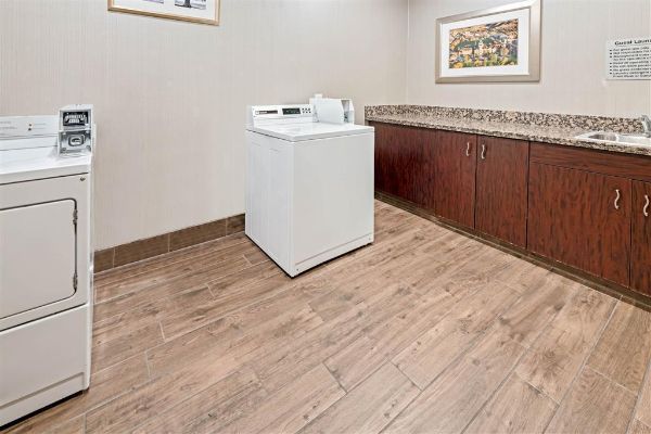 La Quinta Inn Ste Logan (River Heights)